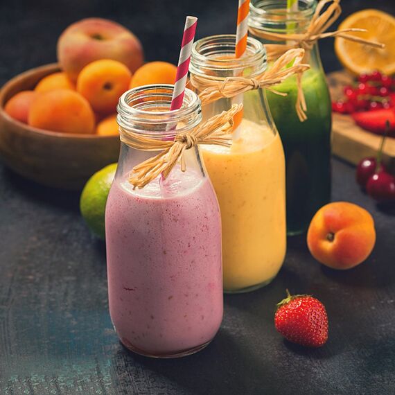 Vicloon 175pcs Papier trinken Einweg-Strohhalme, bunte Streifen Einweg-Dekoration Papier Trinkende Strohhalme für Geburtstag, Hochzeit, Weihnachten, Feier Parteien, 7 Farben