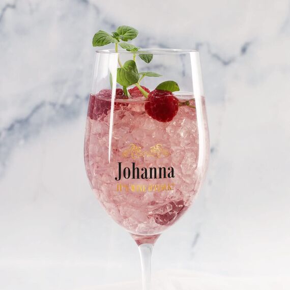 Herz & Heim® schönes Geschenk für die Frau Weinglas mit Personalisierung zu Weihnachten oder zum Geburtstag wine o clock