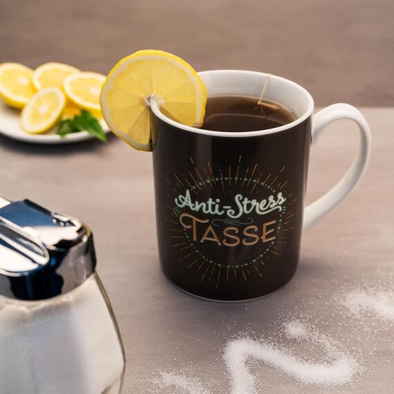 GRUSS & CO XL-Tasse Motiv "Anti-Stress" | Große Kaffeetasse aus Porzellan, Jumbotasse, 60 cl, Becher mit Spruch | Geschenk, Freund, Freundin | 47000