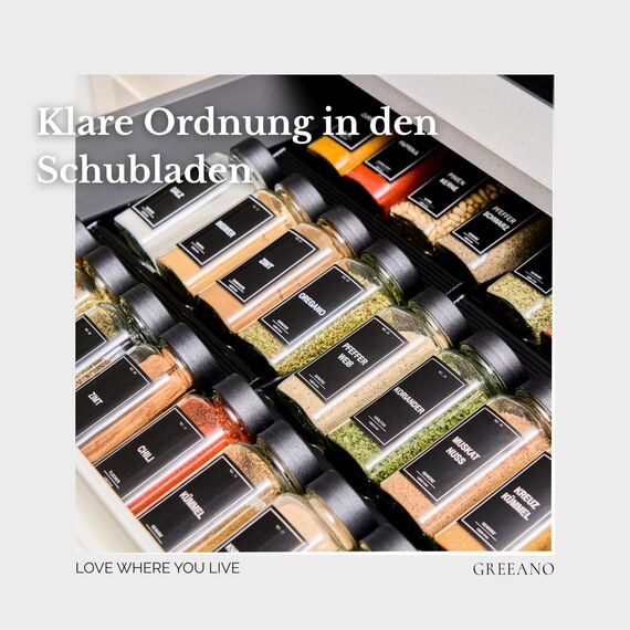 Greeano Gewürzgläser Set [24 x 120ml] mit 300 Gewürzetiketten [DE] - Gewürze Aufbewahrung mit Streueinsatz - Gewürzdosen Glas - Gewürzbehälter Glas - Gewürz Organizer - Spice Jars Obsidian