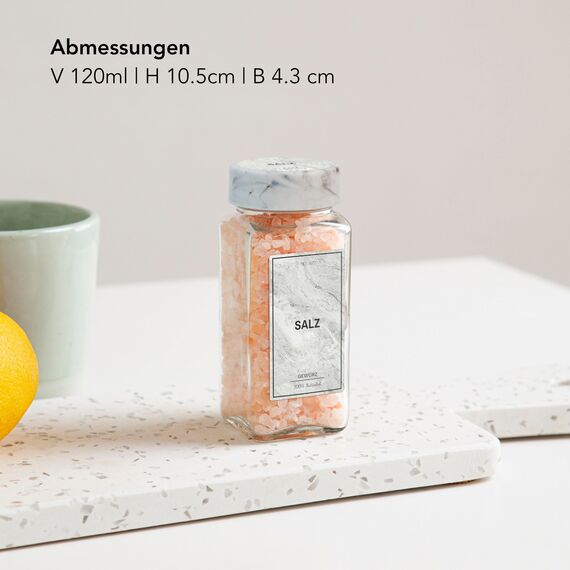 Greeano Mamor Weiß Gewürzgläser Set [24 x 120ml] mit 300 Gewürzetiketten [DE] - Gewürzgläser eckig mit Streueinsatz - Gewürzdosen Set - Gewürzbehälter Glas - mit Streueinsatz