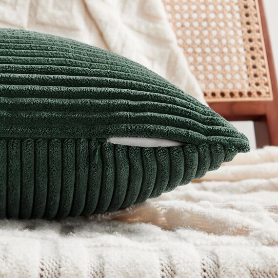 FDTERN 2er Set Dunkelgrün Kordsamt Kissenbezug 35x35CM Weich Moderne Dekorative Kissenbezüge Kissenhülle Dekokissenbezug Sofakissen Dekokissen Boho Deko für Sofa Schlafzimmer Wohnzimmer Balkon