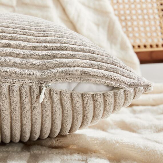 FDTERN 2er Set Taupe Kordsamt Kissenbezug 45x45CM Weich Moderne Dekorative Kissenbezüge Kissenhülle Dekokissenbezug Sofakissen Dekokissen Boho Deko für Sofa Schlafzimmer Wohnzimmer Balkon