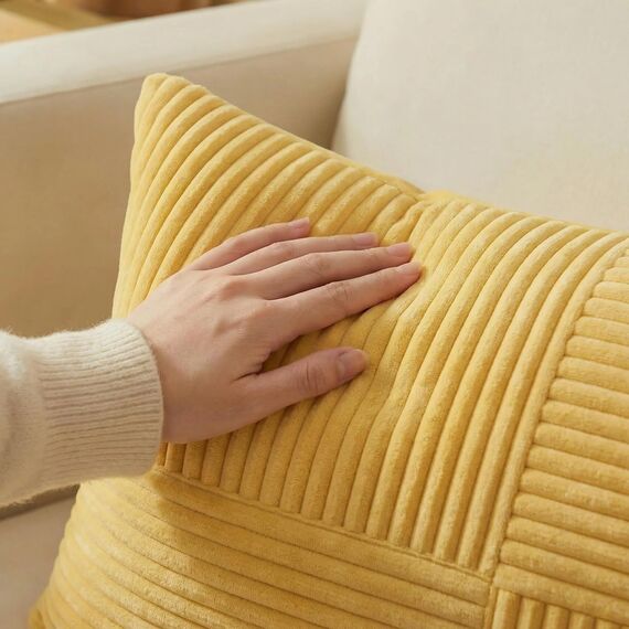 FDTERN 2er Set Hellgelb Kordsamt Kissenbezug 50x50CM Weich Moderne Dekorative Kissenbezüge Kissenhülle Dekokissenbezug Sofakissen Dekokissen Boho Herbst Deko für Sofa Schlafzimmer Wohnzimmer Balkon