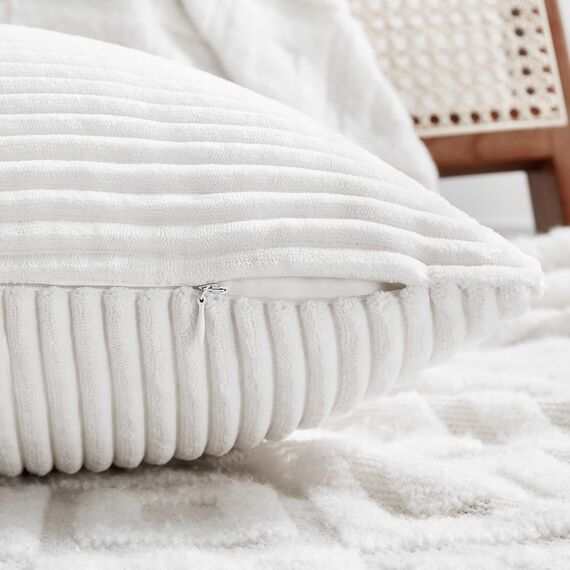 FDTERN 2er Set Reines Weiß Kordsamt Kissenbezug 50x70CM Weich Moderne Dekorative Kissenbezüge Kissenhülle Dekokissenbezug Sofakissen Dekokissen Boho Deko für Sofa Schlafzimmer Wohnzimmer Bett