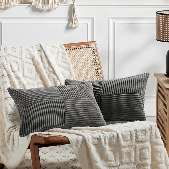 FDTERN 2er Set Dunkelgrau Kordsamt Kissenbezug 50x70CM Weich Moderne Dekorative Kissenbezüge Kissenhülle Dekokissenbezug Sofakissen Dekokissen Boho Deko für Sofa Schlafzimmer Wohnzimmer Bett