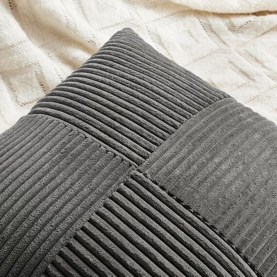 FDTERN 2er Set Dunkelgrau Kordsamt Kissenbezug 50x70CM Weich Moderne Dekorative Kissenbezüge Kissenhülle Dekokissenbezug Sofakissen Dekokissen Boho Deko für Sofa Schlafzimmer Wohnzimmer Bett