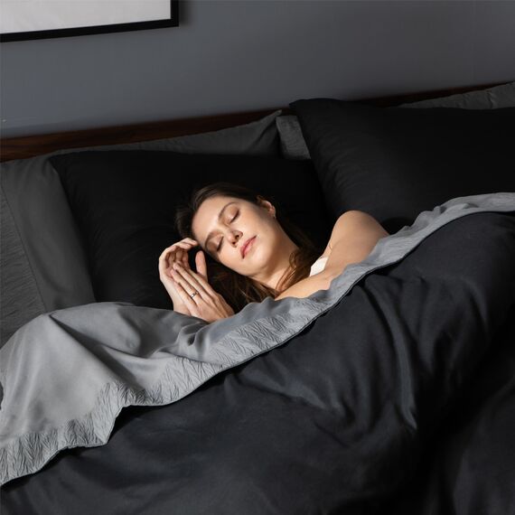 BEDSURE Bettwäsche 200x200 3teilig Schwarz - 1 Bettbezug 200x200 cm + 2 Kissenbezüge 80X80 cm, ÖKO-TEX Bettwäsche-Sets Schwarz Polyester Mikrofaser mit Reißverschluss