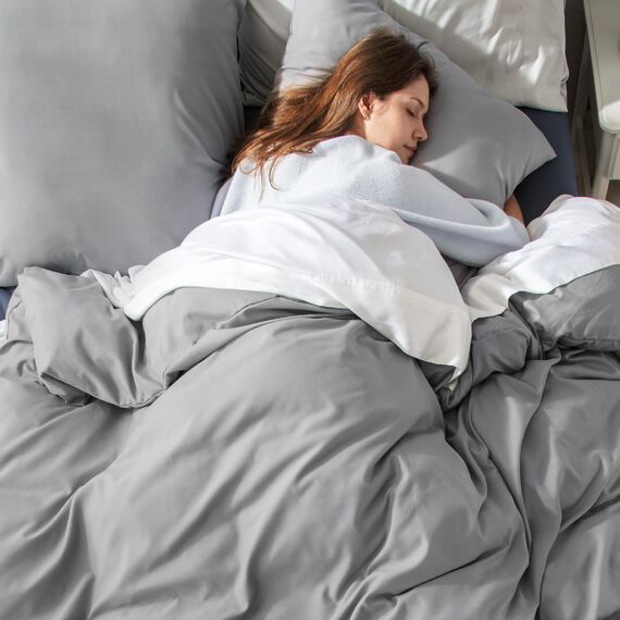 BEDSURE Bettwäsche 220x240 3teilig Grau - 1 Bettbezug 240x220 cm + 2 Kissenbezüge 80X80 cm, ÖKO-TEX Bettwäsche-Sets Grau Polyester Mikrofaser mit Reißverschluss