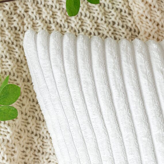 EMEMA Kissenbezug 50x50 cm Weihnachten Kordsamt Kissenbezüge Dekokissen Sofakissen Cord Kissenhülle Zierkissenbezug Kord Dekorative Weiche für Sofa Wohnzimmer Schlafzimmer 2er Set Reines Weiß