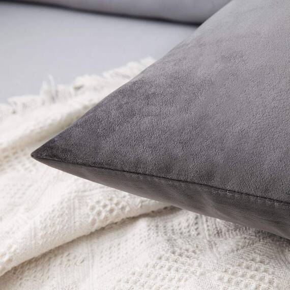 MIULEE 2er Set Kissenbezug Kissenhülle Dekorative Dekokissen Sofakissen Quadrat Wurfkissenbezug mit Verstecktem Reißverschluss Sofa Schlafzimmer 26x26 Zoll 65x65 cm Dunkelgrau