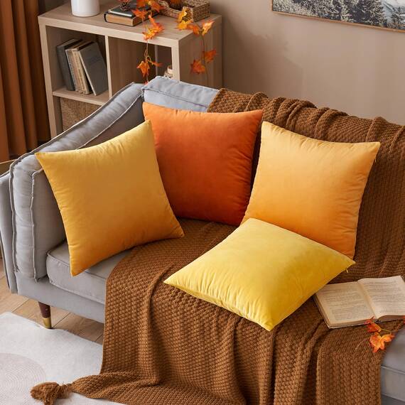 MIULEE 2er Set Samt Kissenbezüge Kissenhülle Kissenbezug Sofakissen Dekorative Dekokissen Couchkissen Zierkissen mit Verstecktem Reißverschluss für Sofa Schlafzimmer 55x55 cm Orange