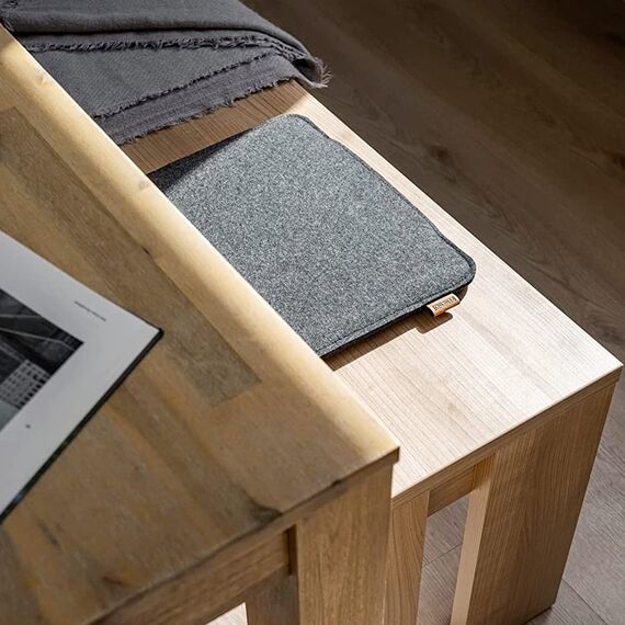 Miqio Design Filz Sitzkissen Eckig mit Antirutschnoppen | 35cm | 2er-Set | Indoor und Outdoor | Nachhaltig aus recycelten PET Flaschen | Waschbare Stuhlkissen rutschfest | Dunkelgrau