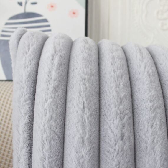 NIULAA Silber Grau Kissenbezug 45x45 2er Set Flauschig Plüsch Deko Kissenbezüge Weich Gestreift Pelz Kissenhülle Dekokissen Sofakissenbezug Luxus Sofakissen Zierkissenbezüge Wohnzimmer Sofa