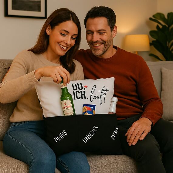 KAMACA Originelles Dekokissen Kissen mit 3 Taschen zum selber Befüllen Größe 43x43 cm tolles Geschenk Liebe Partnerschaft (Du Ich läuft)