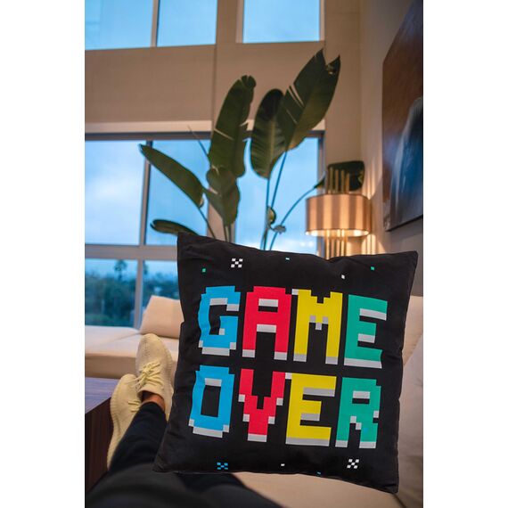 KAMACA Flauschig gefülltes Wendekissen für Gamer 40x40 cm mit Reißverschluss Kissen mit Füllung tolles Geschenk für Gamer (Game Over und Power UP)
