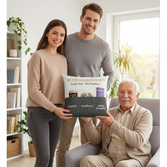 KAMACA Originelles Dekokissen Kissen mit 3 Taschen zum selber Befüllen Größe 43x43 cm tolles Geschenk für EIN gelungenen Sofaabend Filmabend (Ruhestandskissen)