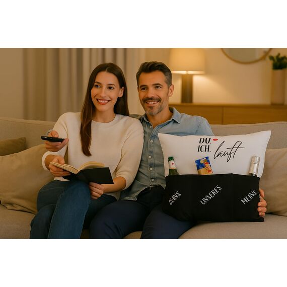 KAMACA Originelles Dekokissen Kissen mit 3 Taschen zum selber Befüllen Größe 43x43 cm tolles Geschenk Liebe Partnerschaft (Du Ich läuft)