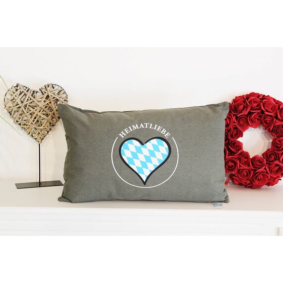 KAMACA Kissen HEIMATLIEBE 30 cm x 50 cm Flauschig gefülltes Kissen mit Reißverschluss Hingucker und wertiges Geschenk (Heimatliebe - weiße Schrift)