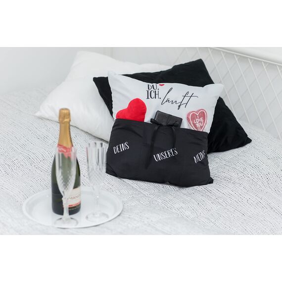 KAMACA Originelles Dekokissen Kissen mit 3 Taschen zum selber Befüllen Größe 43x43 cm tolles Geschenk Liebe Partnerschaft (Du Ich läuft)