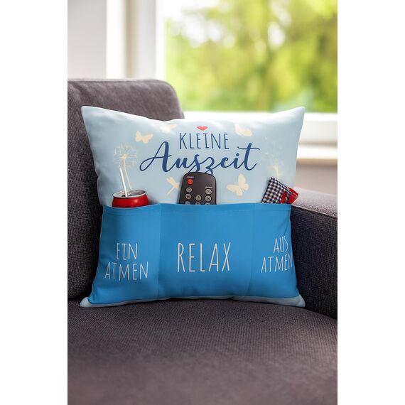 KAMACA Auszeit Kissen 40x40 cm mit Flauschiger Füllung blaues Sofakissen mit 3 Taschen gemütliches Deko-Kissen für Me-Time Wellness Balkon Terrasse Wohnzimmer Geschenkidee Maritim (Kleine Auszeit)