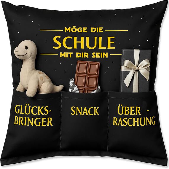 KAMACA Einschulungskissen mit Füllung Möge die Schule mit dir Sein Geschenk zur Einschulung für Jungen & Mädchen mit 3 Taschen für Glücksbringer Snack und Überraschung personalisierbar (Schule)