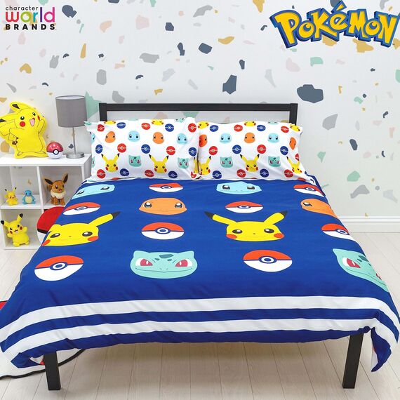 Pokemon Offiziell Lizenziertes Bettbezug-Set für Doppelbetten | Pikachu-Abzeichen-Design, wendbare 2-seitige Bettwäsche mit passenden Kissenbezügen | Character World Brands Doppelbett-Set
