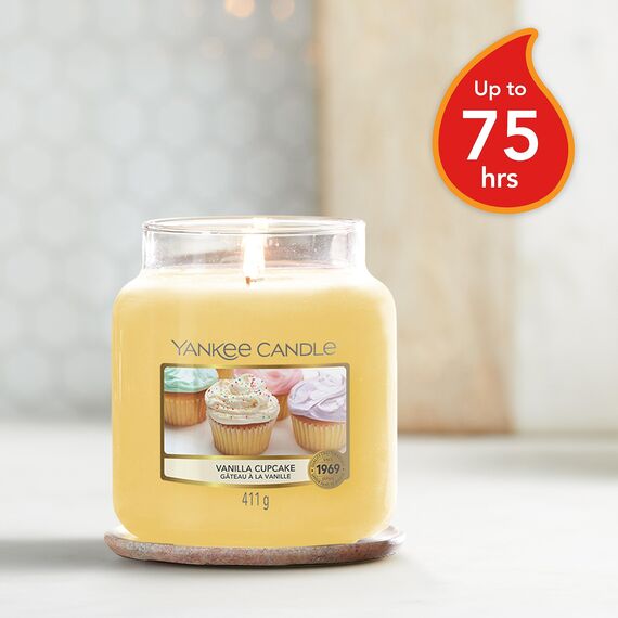 Yankee Candle Duftkerze im Glas (mittelgroß) | Vanilla Cupcake | Brenndauer bis zu 75 Stunden