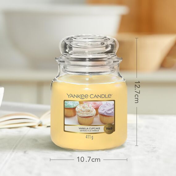 Yankee Candle Duftkerze im Glas (mittelgroß) | Vanilla Cupcake | Brenndauer bis zu 75 Stunden