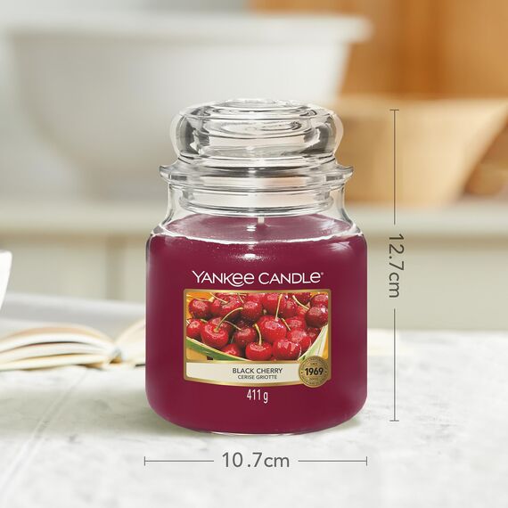 Yankee Candle Duftkerze im Glas (mittelgroß) | Black Cherry | Brenndauer bis zu 75 Stunden
