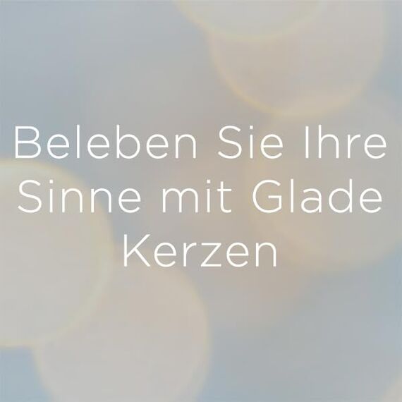 Glade (Brise) Geschenkset mit 4 Kerzen Duftkerzen im Glas 4er Set (4x112g) mit je einer Kerze pro Winterduft (Warm Apple Pie/Berry Festive Kiss/Vanilla Cream Cookies/Frosty Wildflowers), (4x112g)