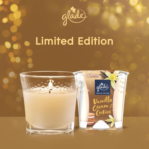 Glade Duft-Kerze im Glas Vanilla Cream Cookies, bis zu 27 Stunden Brenndauer, 6er Pack (6x112g)