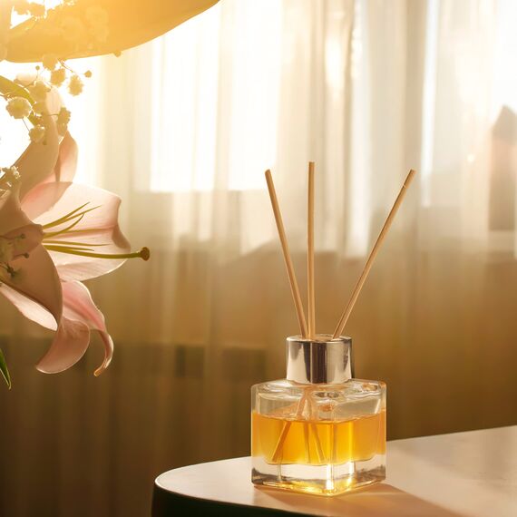 MATANA 10 Elegante Leere Glasdiffusorflaschen mit Kappen & 40 Duftstäbchen - Ätherische Öle, Deko, Raumduft - 50ml Glasdiffusorflaschen, Leer Diffuser Glas mit Duftstäbchen