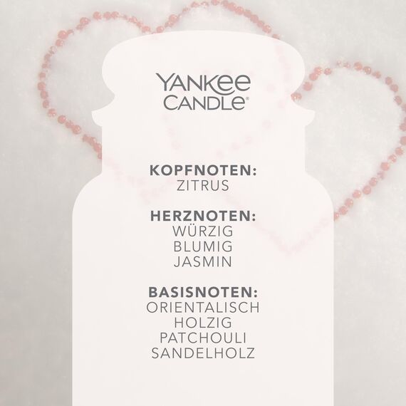 Yankee Candle Duftkerze im Glas (groß) | Snow In Love | Kerze mit langer Brenndauer bis zu 150 Stunden | Perfekte Geschenke für Frauen