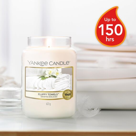 Yankee Candle Duftkerze im Glas (groß) | Fluffy Towels | Kerze mit langer Brenndauer bis zu 150 Stunden | Perfekte Geschenke für Frauen