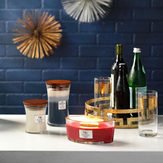 WoodWick mittelgroße Duftkerze im Sanduhrglas mit knisterndem Docht | White Teak | Brenndauer bis zu 60 Stunden