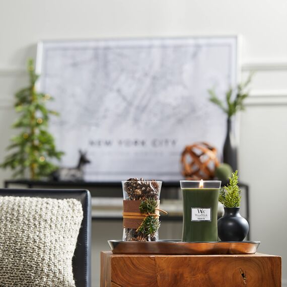 WoodWick Große Duftkerze im Sanduhrglas mit knisterndem Docht | Fraser Fir | bis zu 130 Stunden Brenndauer