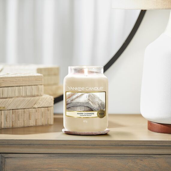 Yankee Candle Duftkerze im Glas (groß) | Warm Cashmere | Kerze mit langer Brenndauer bis zu 150 Stunden
