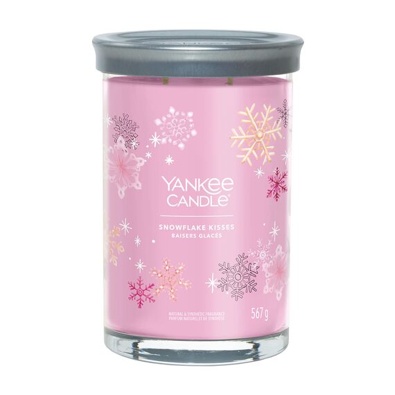Yankee Candle Signature Duftkerze ; große Tumbler-Kerze mit langer Brenndauer „Snowflake Kisses“ ; Soja-Wachs-Mix ; Perfekte Geschenke für Frauen