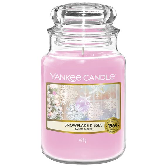 Yankee Candle Duftkerze | Große Snowflake Kisses Duftkerze im Glas | Snow Globe Wonderland Kollektion | Brenndauer: bis zu 150 Stunden | Perfekte Geschenke für Frauen