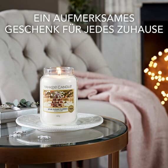Yankee Candle Duftkerze | Große Spun Sugar Flurries Duftkerze im Glas | Snow Globe Wonderland Kollektion | Brenndauer: bis zu 150 Stunden