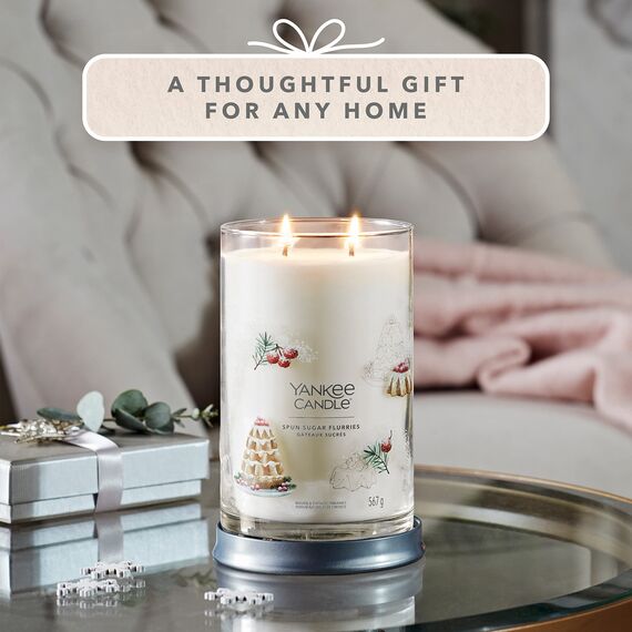 Yankee Candle Signature Duftkerze ; große Tumbler-Kerze mit langer Brenndauer „Spun Sugar Flurries“ ; Soja-Wachs-Mix ; Perfekte Geschenke für Frauen
