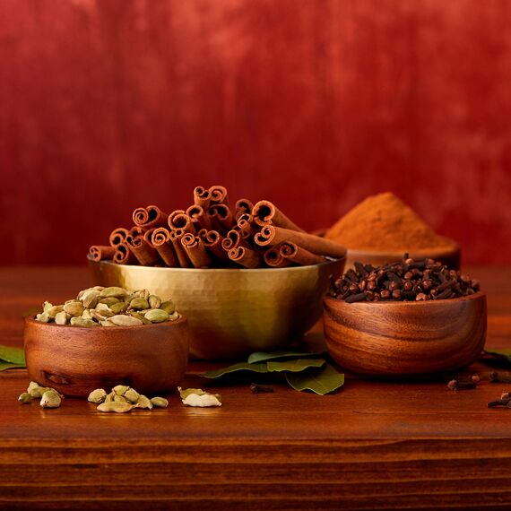 Yankee Candle Duftkerze im Glas (mittelgroß) | Sparkling Cinnamon | Brenndauer bis zu 75 Stunden