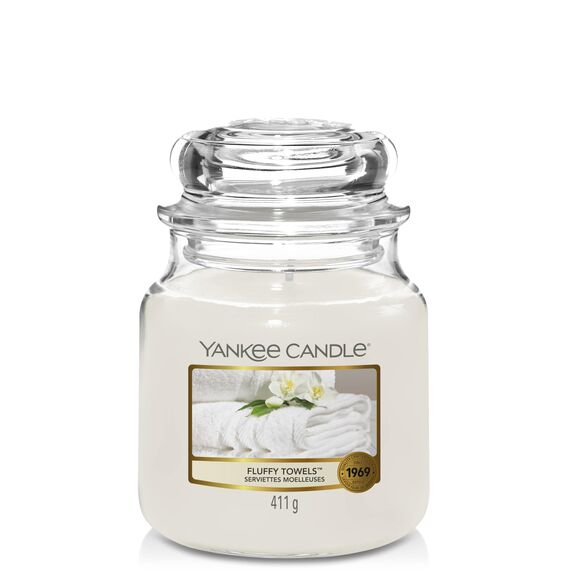 Yankee Candle Duftkerze im Glas (mittelgroß) | Fluffy Towels | Brenndauer bis zu 75 Stunden