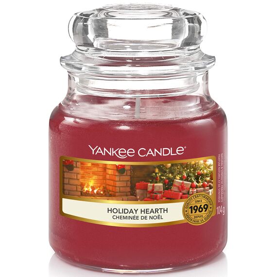 Yankee Candle Duftkerze im Glas (klein) | Holiday Hearth | Brenndauer bis zu 30 Stunden