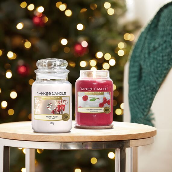 Yankee Candle Duftkerze im Glas (groß) | Cherries on Snow | Brenndauer bis zu 150 Stunden