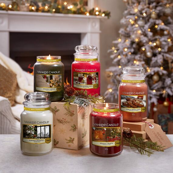 Yankee Candle Duftkerze im Glas (mittel) | Holiday Hearth | Brenndauer bis zu 75 Stunden