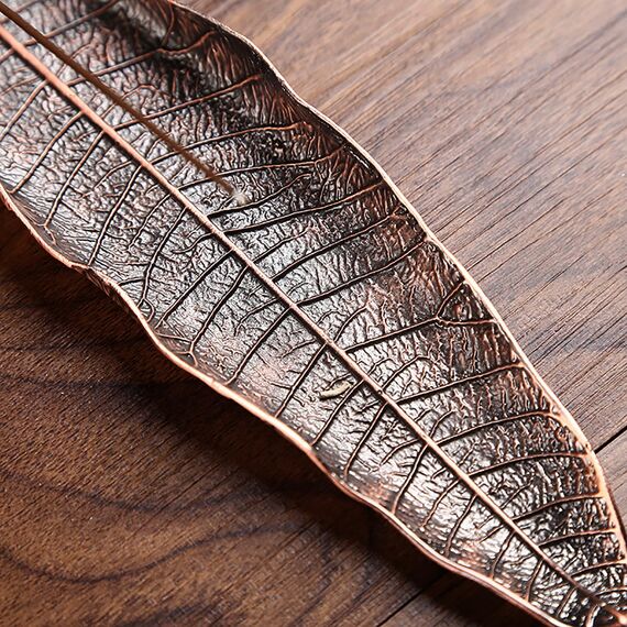 LLMtn 2 Stück Bronze Räucherstäbchenhalter Metall Blätter, Räucherstäbchenbrenner Ash Catcher,Asche Geeignet für Räucherstäbchen,ideal für die Inneneinrichtung,Meditation,Yoga,Inklusive Mini-Besen