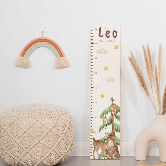 Kidsmood - Personalisierte Messlatte Kinder aus Aluverbund – Hochwertige Messleiste & Wand-Deko für Kinderzimmer mit liebevollem Reh im Wald – Tolles Taufgeschenk für Mädchen & Jungen (65-140cm)