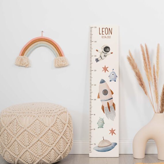 Kidsmood - Personalisierte Messlatte Kinder aus Aluverbund – Hochwertige Messleiste & Wand-Deko für Kinderzimmer mit abenteuerlichem Astronaut – Tolles Taufgeschenk für Mädchen & Jungen (65-140cm)